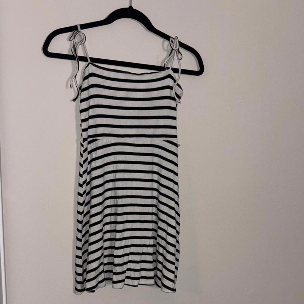 ✅Forever 21 Black and White Striped A Line Stretch Skater Dress Tie Straps